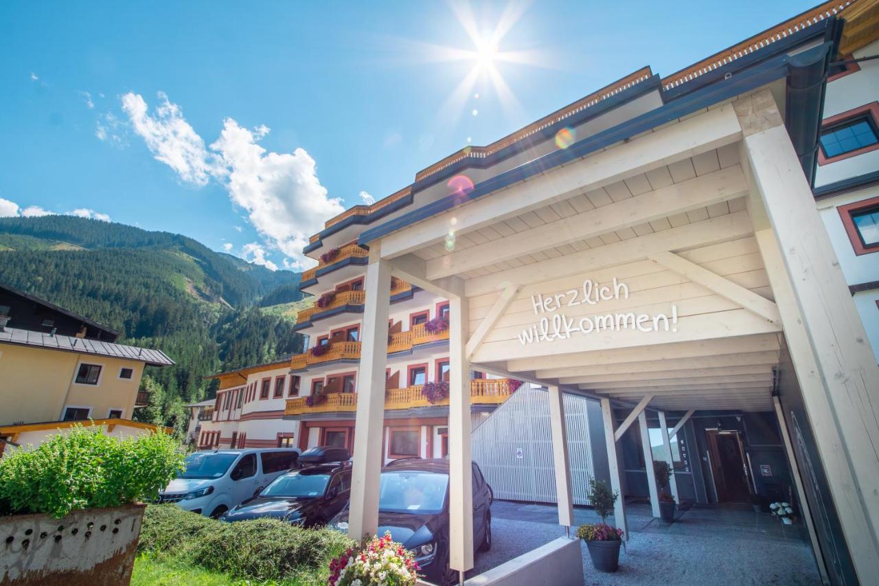 Jufa Alpenhotel Saalbach Eksteriør bilde